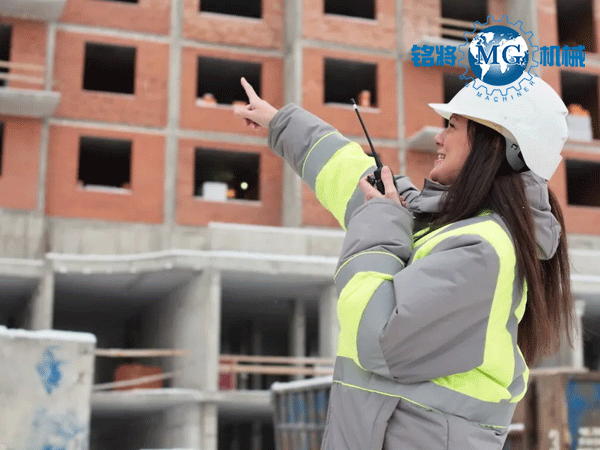 新發(fā)布！河北?。杭訌姳夭牧系纫兹家妆锲肥褂霉芾恚?/></p><p>　　各級住房城鄉(xiāng)建設(shè)主管部門要按照安全生產(chǎn)專項整治三年行動要求，重點加強深基坑、腳手架、高支模、起重機械等危大工程的監(jiān)督檢查，對發(fā)現(xiàn)的問題隱患建立臺賬，逐一整改，逐一銷號。</p><p>　　對存在違法違規(guī)行為、隱患逾期未整改或整改不到位或存在重大安全隱患的責(zé)任單位和責(zé)任人，加大處罰懲戒力度。狠抓反“三違”不放松，抓好建筑施工安全生產(chǎn)“雙控”機制建設(shè)和安全生產(chǎn)標準化，落實安全生產(chǎn)風(fēng)險管控和隱患排查主體責(zé)任，完善“一臺賬三清單”，健全施工現(xiàn)場風(fēng)險辨識標識，促進施工現(xiàn)場標準化管理，切實發(fā)揮“雙控”機制雙重預(yù)防作用。</p><p>　　對存在違法違規(guī)行為、隱患逾期未整改或整改不到位或存在重大安全隱患的責(zé)任單位和責(zé)任人，加大處罰懲戒力度。狠抓反“三違”不放松，抓好建筑施工安全生產(chǎn)“雙控”機制建設(shè)和安全生產(chǎn)標準化，落實安全生產(chǎn)風(fēng)險管控和隱患排查主體責(zé)任，完善“一臺賬三清單”，健全施工現(xiàn)場風(fēng)險辨識標識，促進施工現(xiàn)場標準化管理，切實發(fā)揮“雙控”機制雙重預(yù)防作用。</p><p>　　開展施工現(xiàn)場臨時用房消防安全隱患排查整治。各市要周密部署安排，對在建工程施工現(xiàn)場進行拉網(wǎng)式排查，對于違規(guī)搭建、違規(guī)采用耐火性不符合要求材料的用房，該整改的整改，該拆除的拆除，于5月15日前全部整治到位，并在今后工作中加強管理，杜絕此類情況重復(fù)出現(xiàn)。</p>
					</div>
					<div   id=