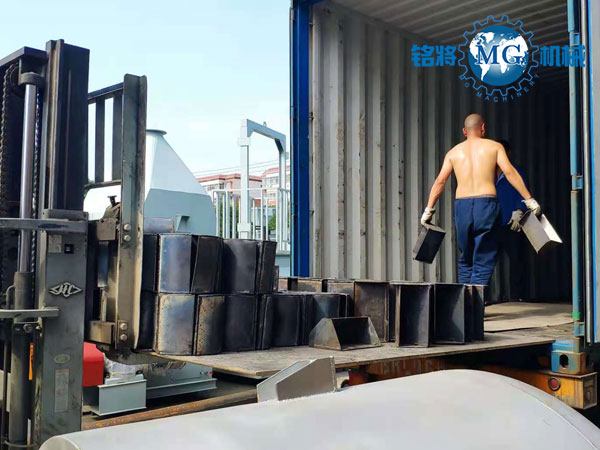 秘魯干粉砂漿生產線裝車現場圖 秘魯干粉砂漿生產線裝車現場圖